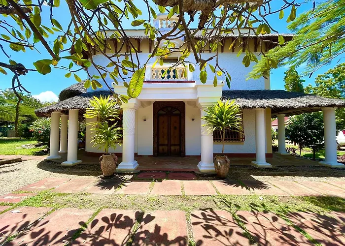 Shikamoo Cottage