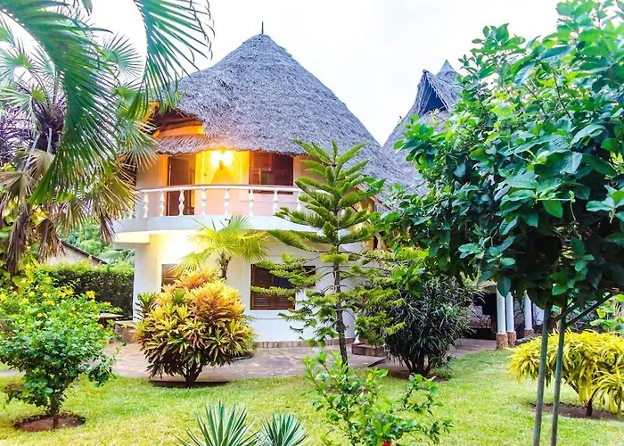 Coconut House, Diani Beach, Superb Staff, Sleeps 12